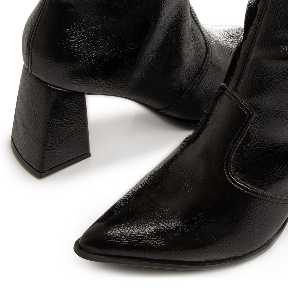 Bota Preta Texturizada Cano Alto