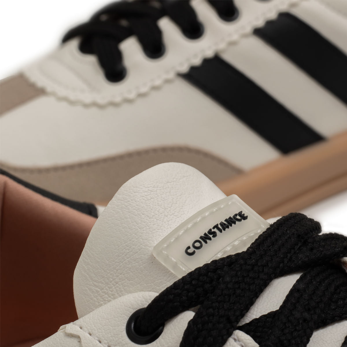 Tênis Recortes Comfort Branco e Preto