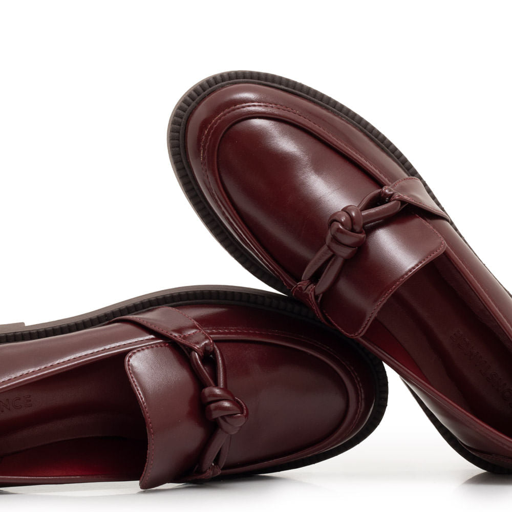 Mocassim Nó Monocromático Bordo