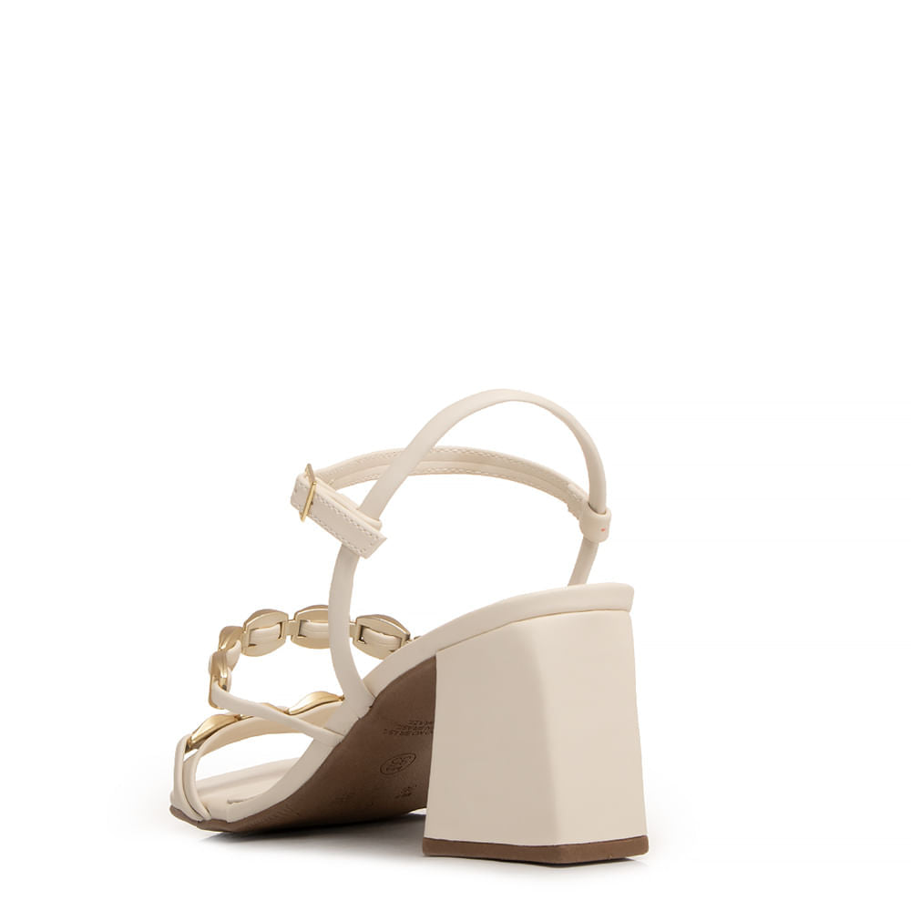 Sandália Off White Enfeite Corrente