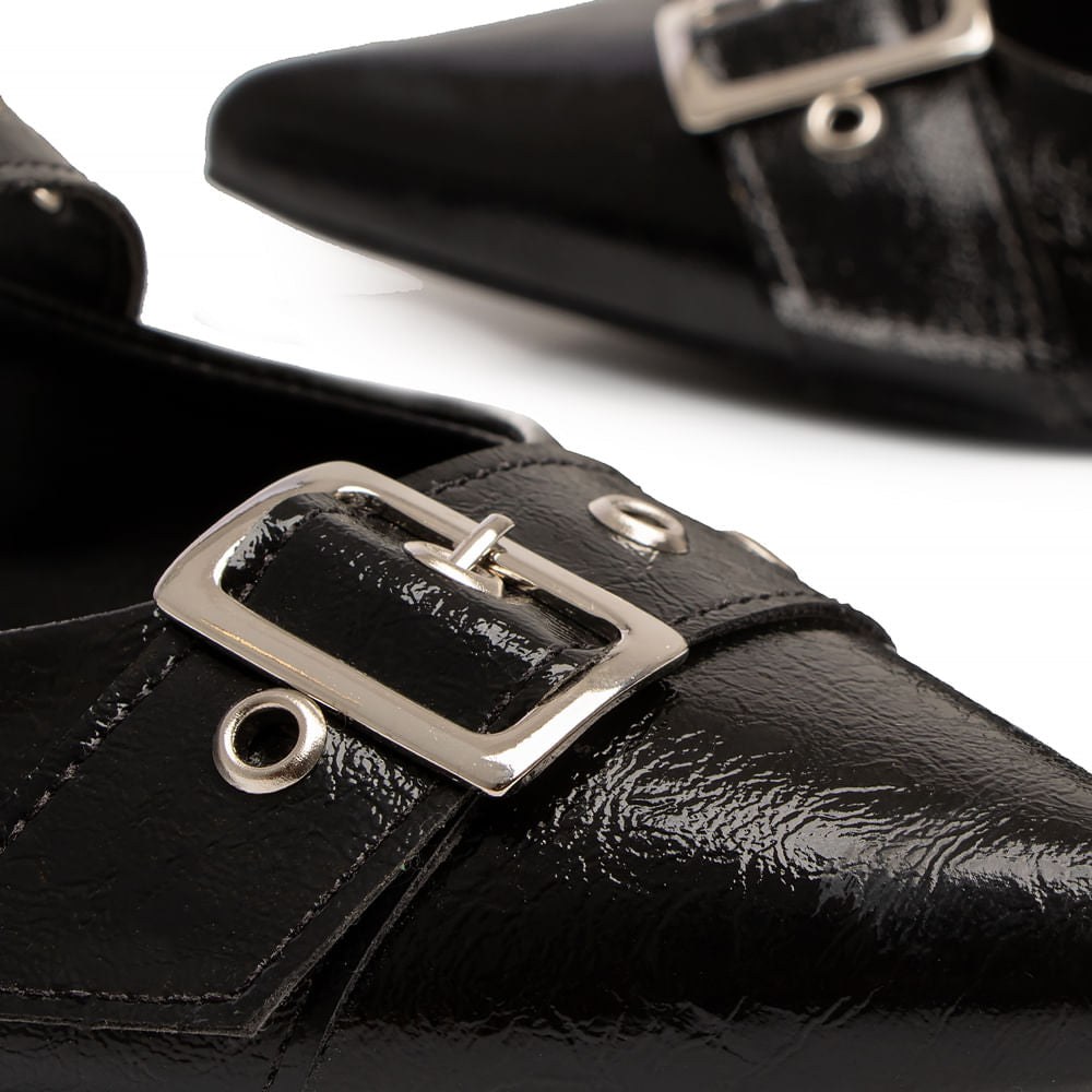 Sapatilha Slingback Preta Texturizada Fivelas