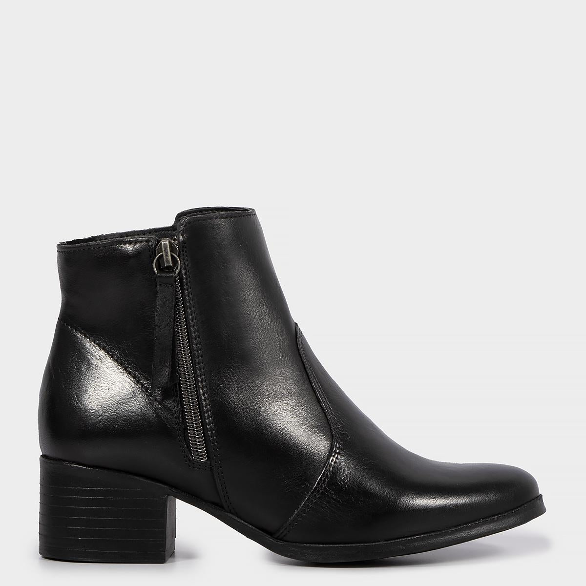Bota Preta Couro Cano Curto