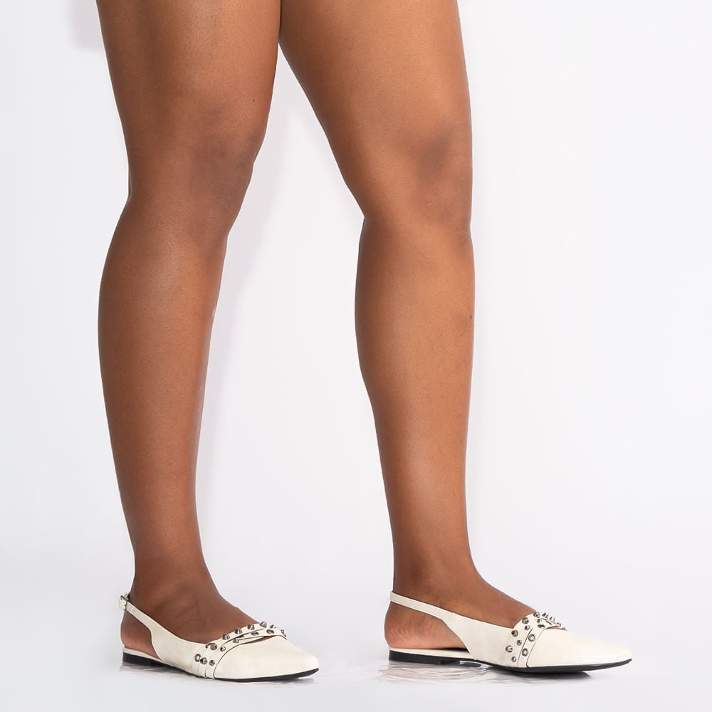 Sapatilha Slingback Off White Verniz Tachas